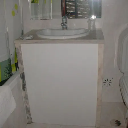 מלון Conforto Latino אברנטש